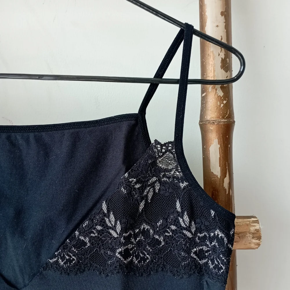 🔴 Deep Grey Strappy Lace Top - Picture 11 of 13